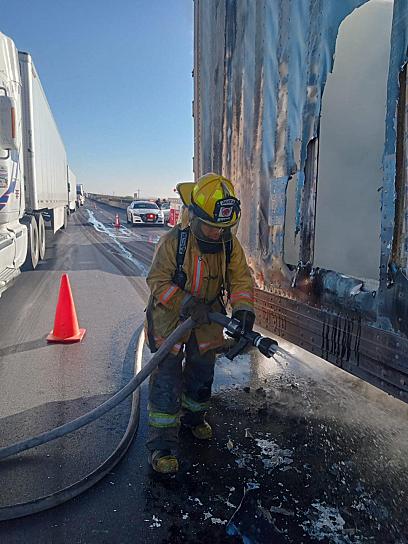 ATIENDE PC INCENDIO EN TRACTOCAMIÓN; REPORTAN DOS ACCIDENTES EN LA CARRETERA A SALTILLO 