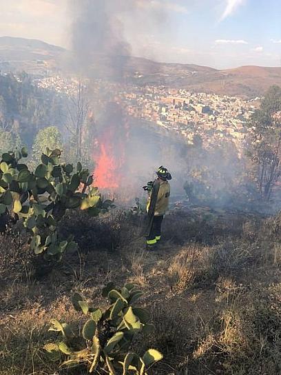 ATIENDE PC INCENDIO FORESTAL EN EL CERRO DEL GRILLO 