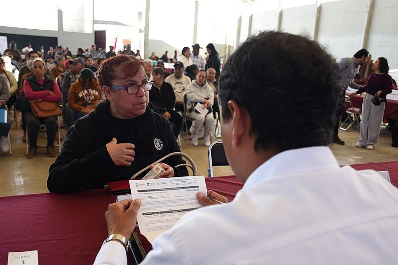 Atiende Pepe Saldívar a más de 350 personas en audiencia pública en Tacoaleche