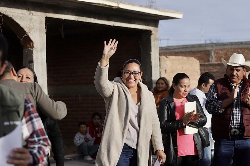 ATIENDE RITA QUIÑONES A VECINOS DE 11 COLONIAS