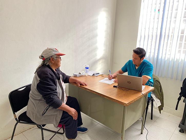 A través de AMSABI, atienden a 300 personas en Centro Médico de Pinos  