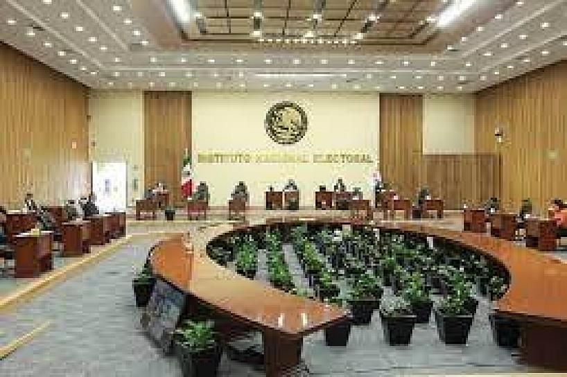 AUTORIZAN A TADDEI NOMBRAR ENCARGADO DE SECRETARÍA EJECUTIVA DEL INE SIN CONSULTAR A CONSEJO GENERAL