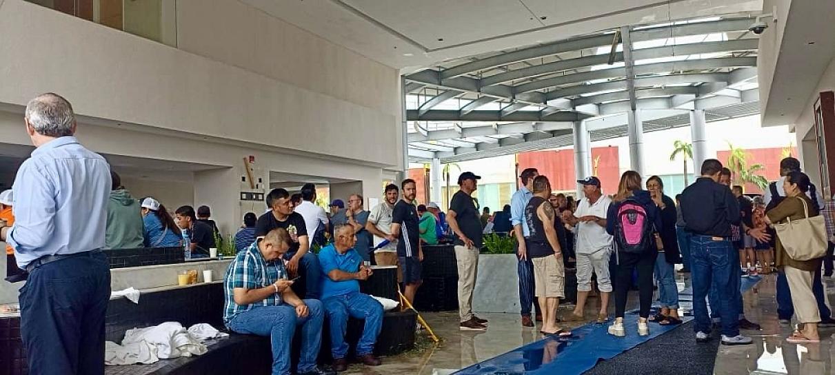 AUXILIAN A ZACATECANOS VARADOS EN GUERRERO