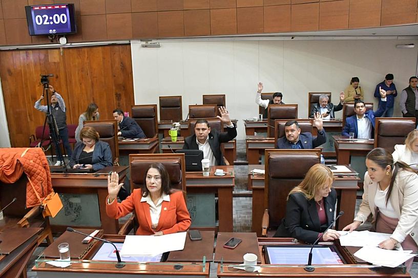 Avala legislatura local reforma contra reelección y nepotismo