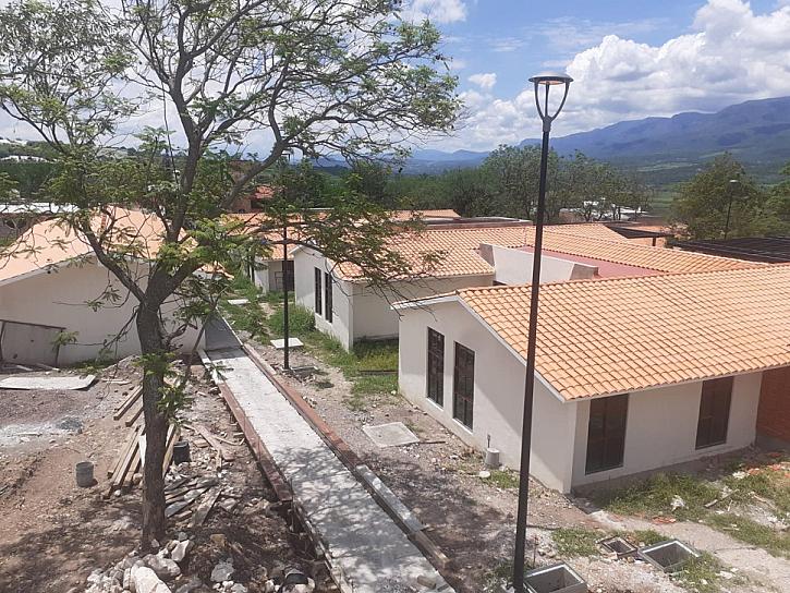 AVANZA 80% CONSTRUCCIÓN DE CASA DEL BIENESTAR EN APOZOL 