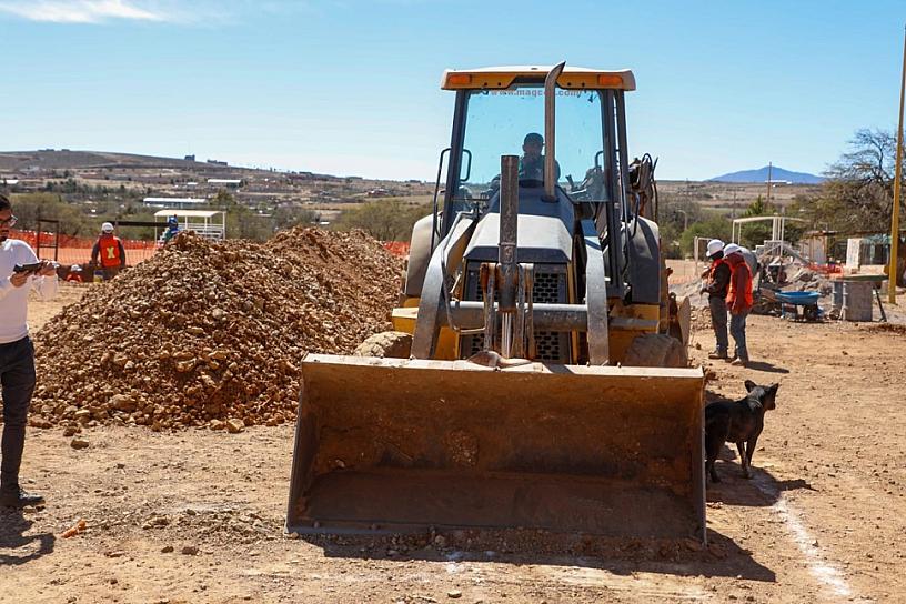 AVANZA CONSTRUCCIÓN DE GIMNASIO DE ALTO NIVEL EN PLATEROS 