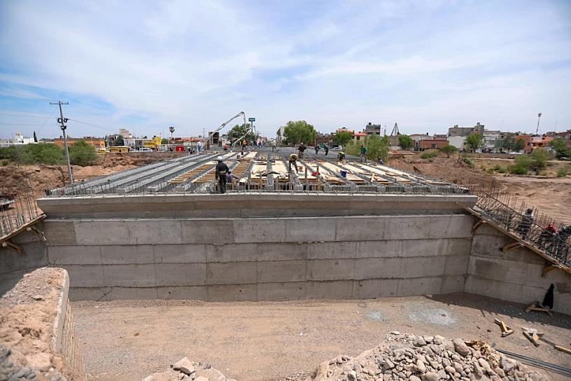 AVANZA CONSTRUCCIÓN DE PUENTE EN RÍO GRANDE; ESTARÁ LISTO ANTES DE LA TEMPORADA DE LLUVIAS