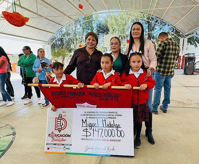 AVANZA ENTREGA DE APOYOS PARA COMPRA DE UNIFORMES EN MUNICIPIOS