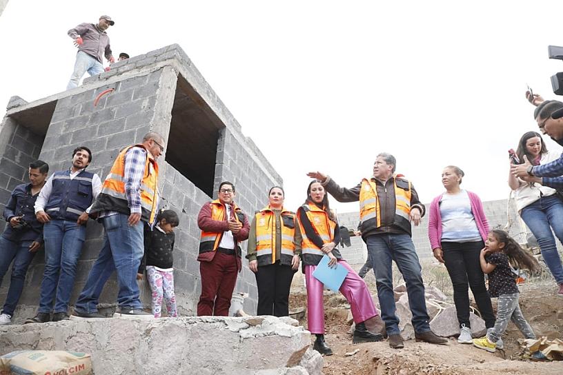 AVANZA MEJORAMIENTO DE VIVIENDAS EN LA CAPITAL
