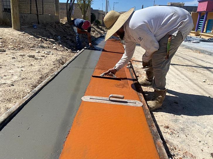 AVANZA OBRA DE PAVIMENTACIÓN DE LA CALLE ISABEL ROBLES