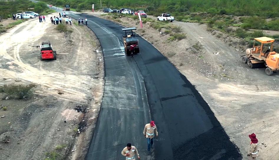 AVANZA RECOSNTRUCCIÓN DE LA CARRETERA NIEVES-MAZAPIL
