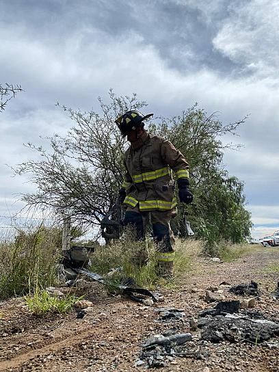 AYUDAN ELEMENTOS DE PC EN LABORES DE LIMPIEZA DE CARRETERAS TRAS BLOQUEOS Y HECHOS DELICTIVOS EN FRESNILLO 