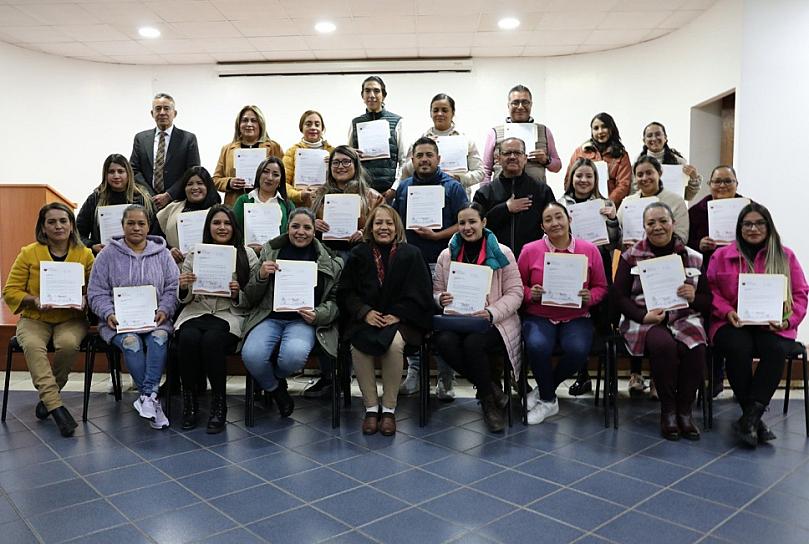 BADIFICAN A 24 TRABAJADORES DE LA EDUCACIÓN