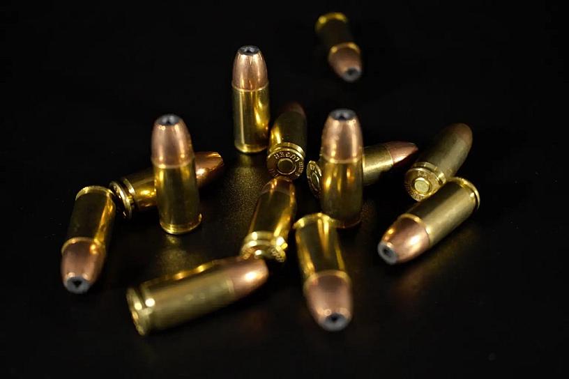 BALEAN COMANDANCIA EN LUIS MOYA; HALLAN A TRES PERSONAS SIN VIDA