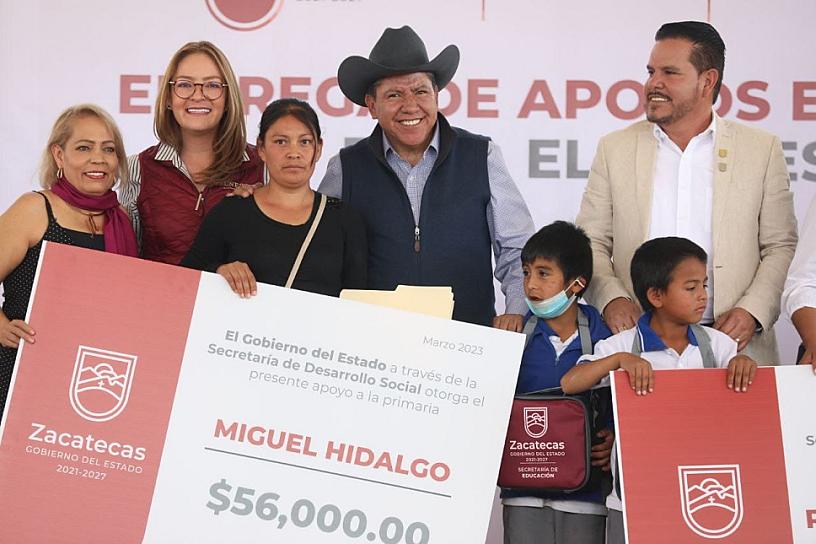 BENEFICIA DMA A MÁS DE 5 MIL HABITANTES DE OJOCALIENTE CON APOYOS EDUCATIVOS
