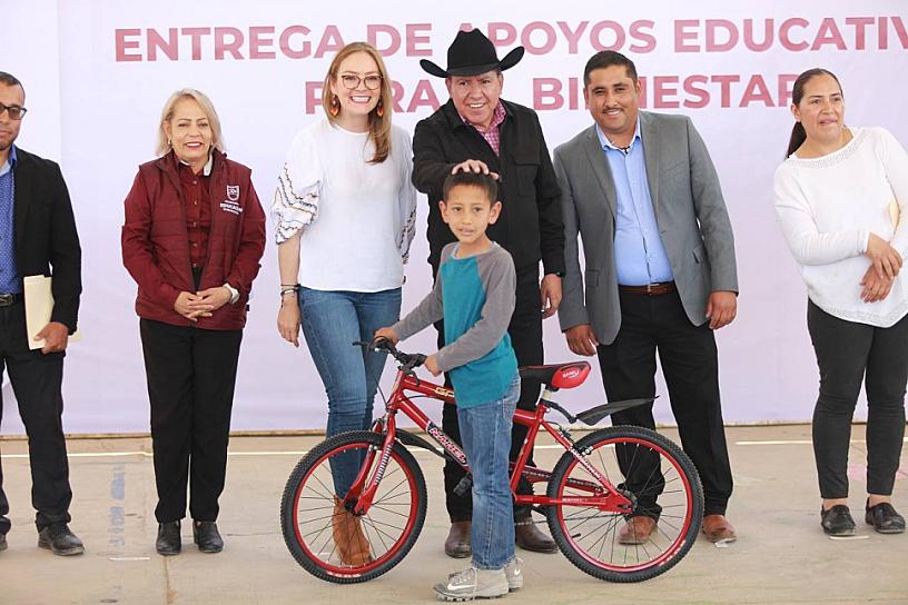 BENEFICIA DMA A NIÑOS DE PÁNFILO NATERA