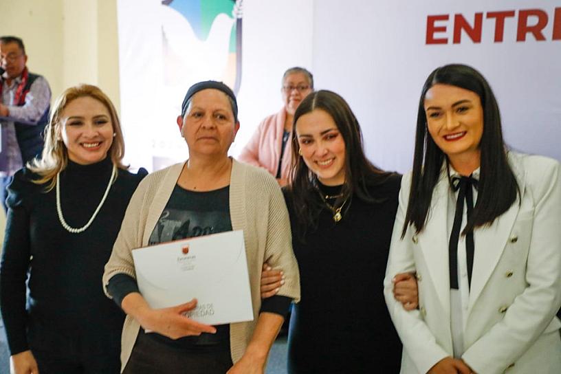 BENEFICIAN A 161 FAMILIAS DE FRESNILLO CON ENTREGA DE ESCRITURAS 