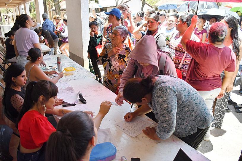 BENEFICIAN A FAMILIAS GUADALUPENSES CON ENTREGA DE APOYOS ALIMENTARIOS
