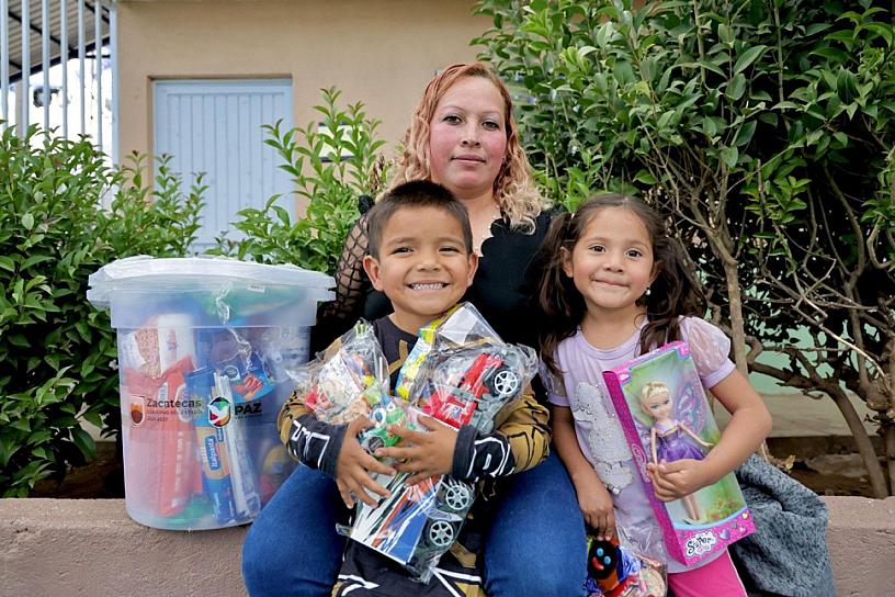 Benefician a más de 500 personas con apoyos en Posada por la Paz en Enrique Estrada 